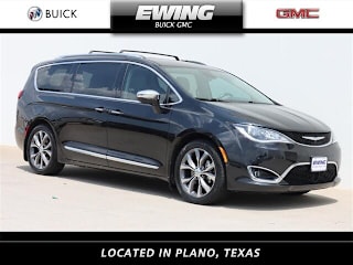 2017 Chrysler Pacifica Limited 2C4RC1GG0HR504556 2017 Chrysler Pacifica Limited