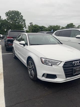 2018 Audi A3 2.0T quattro Premium WAUB8GFF3J1039731 2018 Audi A3 2.0T quattro Premium