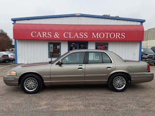 2002 Ford Crown Victoria Base 2FAFP73W82X117558 2002 Ford Crown Victoria Base