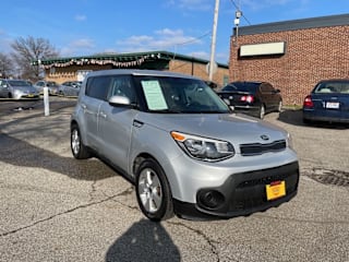 2017 Kia Soul Base KNDJN2A22H7443383 2017 Kia Soul Base