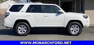 2018 Toyota 4Runner SR5 JTEBU5JR1J5589681 2018 Toyota 4Runner SR5