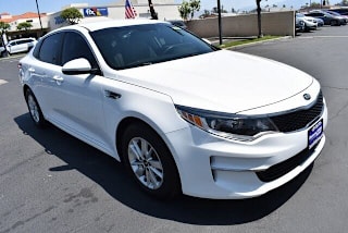 2017 Kia Optima LX 5XXGT4L3XHG151943 2017 Kia Optima LX