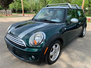 2010 MINI Cooper Clubman Base WMWML3C53ATX37403 2010 MINI Cooper Clubman Base