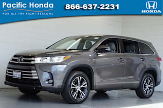 2018 Toyota Highlander LE 5TDZZRFH3JS257988 2018 Toyota Highlander LE