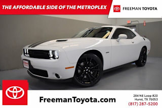 2018 Dodge Challenger 2C3CDZBT3JH251738 2018 Dodge Challenger