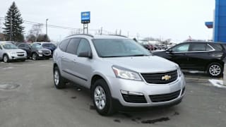 2017 Chevrolet Traverse LS 1GNKVFKD9HJ352505 2017 Chevrolet Traverse LS