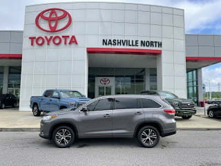 2018 Toyota Highlander LE 5TDZZRFH2JS252166 2018 Toyota Highlander LE