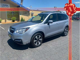 2017 Subaru Forester 2.5i Premium JF2SJAEC2HH560843 2017 Subaru Forester 2.5i Premium