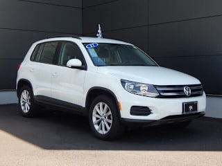 2017 Volkswagen Tiguan 2.0T Limited S WVGAV7AX9HK048389 2017 Volkswagen Tiguan 2.0T Limited S