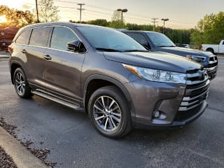 2018 Toyota Highlander XLE 5TDJZRFH6JS535635 2018 Toyota Highlander XLE