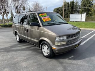 2000 Chevrolet Astro 1GNDM19W9YB213913 2000 Chevrolet Astro