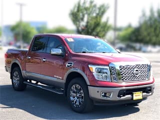 2017 Nissan Titan Platinum Reserve 1N6AA1E51HN537404 2017 Nissan Titan Platinum Reserve