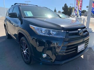 2018 Toyota Highlander SE 5TDKZRFH6JS533663 2018 Toyota Highlander SE