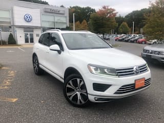 2017 Volkswagen Touareg V6 Wolfsburg WVGRF7BP8HD002779 2017 Volkswagen Touareg V6 Wolfsburg