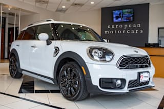 2019 MINI Countryman Cooper S ALL4 WMZYT5C54K3E70082 2019 MINI Countryman Cooper S ALL4