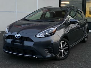 2018 Toyota Prius c Two JTDKDTB30J1613303 2018 Toyota Prius c Two