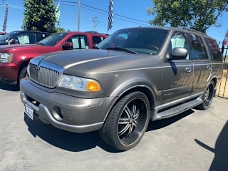 2001 Lincoln Navigator Base 5LMEU27R01LJ26202 2001 Lincoln Navigator Base