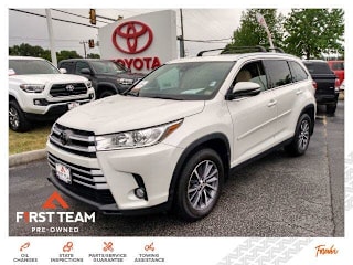 2019 Toyota Highlander XLE 5TDJZRFH1KS571976 2019 Toyota Highlander XLE