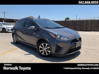 2018 Toyota Prius c Two JTDKDTB39J1599966 2018 Toyota Prius c Two