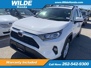 2019 Toyota RAV4 XLE JTMP1RFV4KD020184 2019 Toyota RAV4 XLE