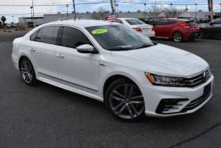 2017 Volkswagen Passat 1VWDT7A39HC085714 2017 Volkswagen Passat