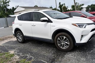 2016 Toyota RAV4 Hybrid XLE JTMRJREV2GD002154 2016 Toyota RAV4 Hybrid XLE