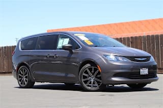 2018 Chrysler Pacifica LX 2C4RC1CG3JR321924 2018 Chrysler Pacifica LX