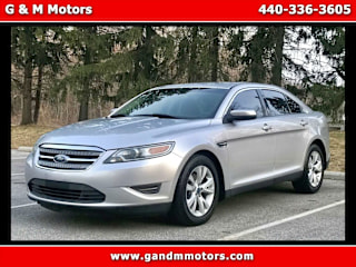 2010 Ford Taurus 1FAHP2HW5AG104002 2010 Ford Taurus