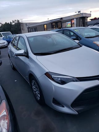 2019 Toyota Corolla LE 2T1BURHE6KC143237 2019 Toyota Corolla LE