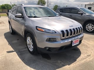 2017 Jeep Cherokee Latitude 1C4PJLCB1HD232587 2017 Jeep Cherokee Latitude