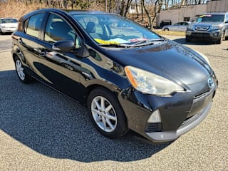 2012 Toyota Prius c Three JTDKDTB34C1011376 2012 Toyota Prius c Three