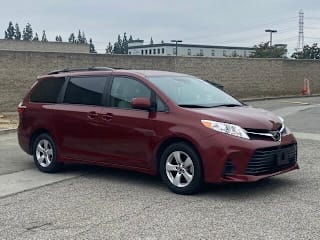 2019 Toyota Sienna LE 8-Passenger 5TDKZ3DC5KS017364 2019 Toyota Sienna LE 8-Passenger