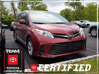 2018 Toyota Sienna LE 8-Passenger 5TDKZ3DC9JS932300 2018 Toyota Sienna LE 8-Passenger