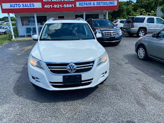 2010 Volkswagen Tiguan SE 4Motion WVGBV7AXXAW002010 2010 Volkswagen Tiguan SE 4Motion