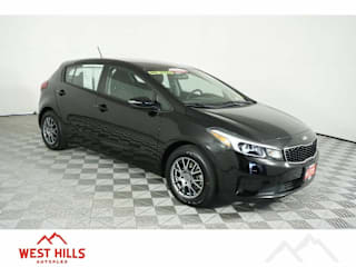 2018 Kia Forte5 LX KNAFK5A84J5773870 2018 Kia Forte5 LX