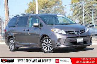 2018 Toyota Sienna XLE 7-Passenger 5TDDZ3DC1JS197871 2018 Toyota Sienna XLE 7-Passenger