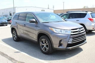 2019 Toyota Highlander LE 5TDZARFH1KS049858 2019 Toyota Highlander LE