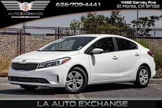 2018 Kia Forte LX 3KPFK4A74JE215218 2018 Kia Forte LX