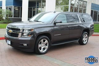 2017 Chevrolet Suburban LT 1500 1GNSKHKC5HR142030 2017 Chevrolet Suburban LT 1500