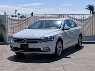 2018 Volkswagen Passat 2.0T SE 1VWBA7A30JC045850 2018 Volkswagen Passat 2.0T SE