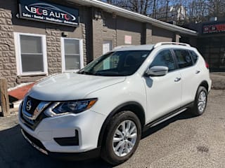 2017 Nissan Rogue SV 5N1AT2MV6HC813622 2017 Nissan Rogue SV