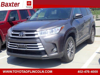2019 Toyota Highlander XLE 5TDJZRFH9KS563494 2019 Toyota Highlander XLE
