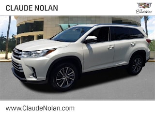 2019 Toyota Highlander XLE 5TDKZRFH1KS560495 2019 Toyota Highlander XLE