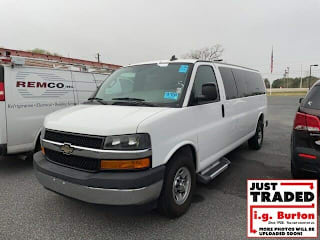 2017 Chevrolet Express Passenger 1GAZGPFF2H1258882 2017 Chevrolet Express Passenger