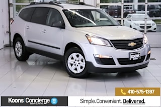 2017 Chevrolet Traverse LS 1GNKRFED0HJ337925 2017 Chevrolet Traverse LS