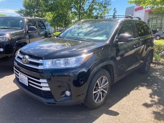 2019 Toyota Highlander XLE 5TDJZRFH1KS919534 2019 Toyota Highlander XLE