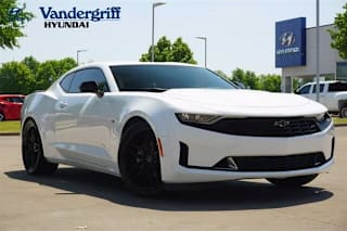 2019 Chevrolet Camaro LS 1G1FB1RX2K0154795 2019 Chevrolet Camaro LS