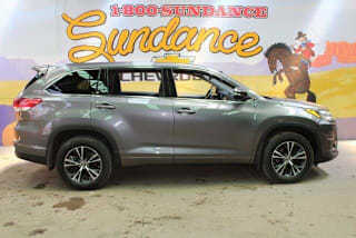 2018 Toyota Highlander LE 5TDZZRFH8JS245979 2018 Toyota Highlander LE