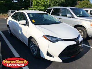 2017 Toyota Corolla LE 5YFBURHE4HP610132 2017 Toyota Corolla LE