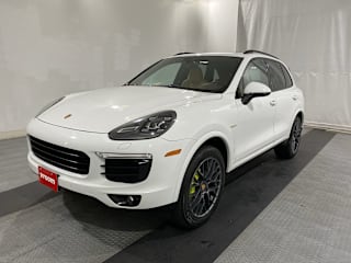 2017 Porsche Cayenne S E-Hybrid Platinum Edition WP1AE2A29HLA68498 2017 Porsche Cayenne S E-Hybrid Platinum Edition